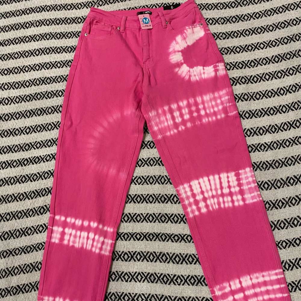Brand-New with tags tie-dyed pink mom jeans from Fashion Nova!